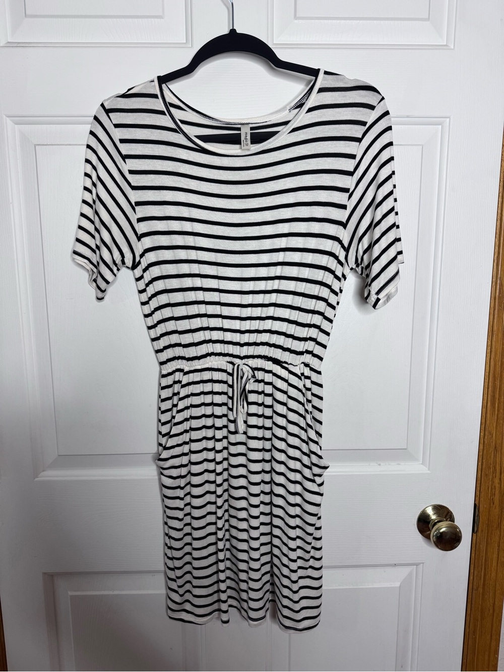 MAGIC FIT/NWOT: Classic Black & White Striped Knit Drawstring/Elastic Dress